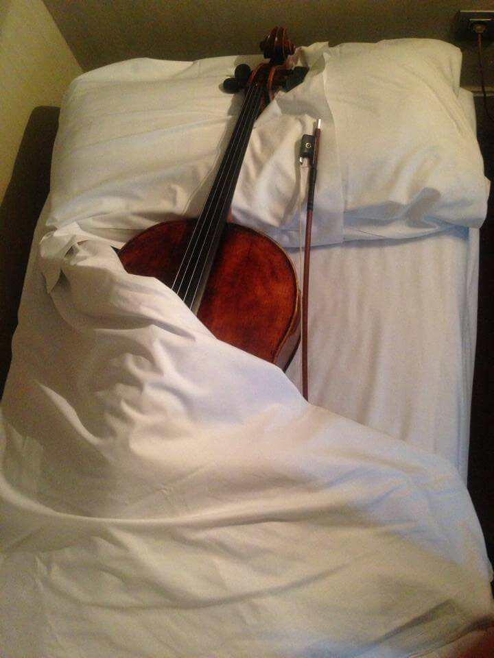 Cello sleeping Barcelona Tommy Mesa